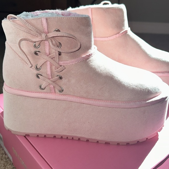 Sugar Thrillz pink fuzzy ankle booties 8 - Picture 2 of 10